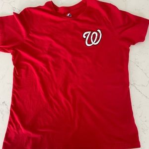 Women’s Washington Nationals shirt size 2XL.